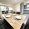 (S12) Bright 3 Bed Home With Free Parking Leeds
