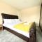 (S12) Bright 3 Bed Home With Free Parking Leeds