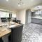 (S12) Bright 3 Bed Home With Free Parking Leeds