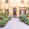 HT SUNNY1 bedroom Apartment by the Vatican