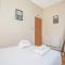 Ealing Queen of the Suburbs One Bedroom Apartment Pass the Keys - Londýn