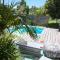 Lush Spacious Family Home between Beach & Town