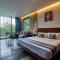 James Bond - Centric studio & Private Plunge Pool & Beach club access