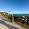Beaches 1 min away - Free WiFi - Smart TV - AC