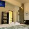 Beaches 1 min away - Free WiFi - Smart TV - AC