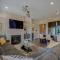 Modern Scottsdale Condo with Patios and Mountain Views - سكوتسديل