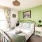 2 BR Stylish Bright Cottage, Pet Friendly - Titchfield Village by Blue Puffin Stays - Titchfield