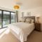Attractive pet friendly beach house in Westward Ho