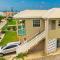 Cozy Modern Upstairs 2 Bed A/C Apt Near 2 Everything