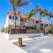 Beachfront 3 Bedroom 3 Bath In Seal Beal, Ca