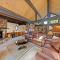 Nightingale Retreat by Tahoe Getaways - 3BR, Close to Tahoe City, Walk to Bike Path & Private Beach Access - تاهو سيتي