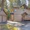 Nightingale Retreat by Tahoe Getaways - 3BR, Close to Tahoe City, Walk to Bike Path & Private Beach Access - تاهو سيتي