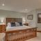 Gray Bear Lake View Estate - Stunning Cabin w 4 Master Suites, Private Hot Tub!