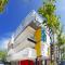 Modern 2 bedroom apartment in a colorful residence by Beahost Rentals