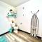 Private Room with Shared Bathroom on the 1st Floor 10 minutes walk to University of Washington - Seattle