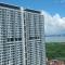 Stylish Urban Suite Penang - with infinite pool - Jelutong