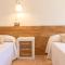 Santolina - Casa Rural en lAmpolla con piscina privada, jardín y barbacoa - Deltavacaciones