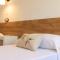 Santolina - Casa Rural en lAmpolla con piscina privada, jardín y barbacoa - Deltavacaciones