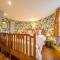 A fairy-tale luxurious cottage - The Tea Caddy