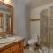 Swiss Chalet-Palisades, 6 BR, Hot Tub, Pets Ok, Ski Shuttle!