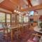 Creek Side- 4 Primary Suites, Hot Tub, Shuttle to Slopes, Pet Friendly