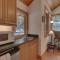 Creek Side- 4 Primary Suites, Hot Tub, Shuttle to Slopes, Pet Friendly