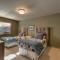 Above the Pines - Hot Tub- Pet Friendly -Gym and Pool Access - Траки
