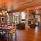 Bullshead Lodge- Luxury Estate, 4 Acres on River, Hot Tub, Minutes from the Slopes!