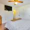 Hocking Hills Hideaway with Hot Tub and Fire Pit!