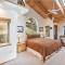 Fantastic Lakeview house with large decks!