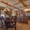 Majestic Woods at Tahoe Donner - High End Craftsman w Game Room, Hot Tub, Amenity Access - 特拉基