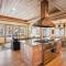 Silverado Lodge at Palisades - 4BR w Private Hot Tub & Ski Shuttle