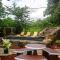The Jungle Container - Quepos