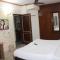 Awasthi Kozi Stays B&B - closest to VFS - Nowe Delhi