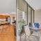 Deluxe Condo with Recreation Deck View, Free parking & WiFi