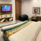 Hotel Holiday