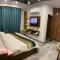 Hotel Holiday