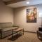 D. Hotel Suites & Spa - Holyoke