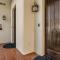 LV000 Freshly Furnished Upstairs LV Studio