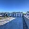 Modern Home-Downtown-3 Bedroom- King Bed