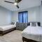 Modern Home-Downtown-3 Bedroom- King Bed