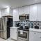 Modern Home-Downtown-3 Bedroom- King Bed