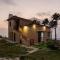 1 br Stay Enclosing the Mountains Nivriti Cottage by RoamHome - Bhikia Sain