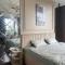 N&D Happy House- Studio Apartment - Phong tieu chuan khach san, bep nau va nha ve sinh trong khuon vien