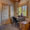 Edelweiss Retreat- Close to Lake and Ski Resorts- Pet Friendly- Hot Tub