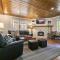 Hidden Willow at Tahoe Park - Cozy 2 BR Cabin, Walk to Dining, Near Skiing