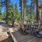 Hidden Willow at Tahoe Park - Cozy 2 BR Cabin, Walk to Dining, Near Skiing - 塔霍城