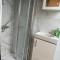 Luton Home near Airport Private & Shared Bathroom Option - 卢顿