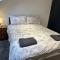 Luton Home near Airport Private & Shared Bathroom Option - 卢顿