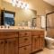 Pinecrest at Winter Creek- Cozy Cabin w Hot Tub, Walk To Downtown Truckee - Truckee